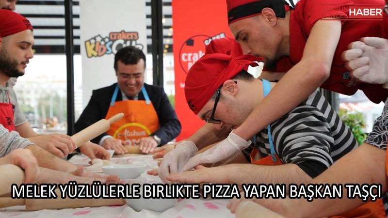 Melek Yüzlülerle Birlikte Pizza Yapan Başkan Taşçı