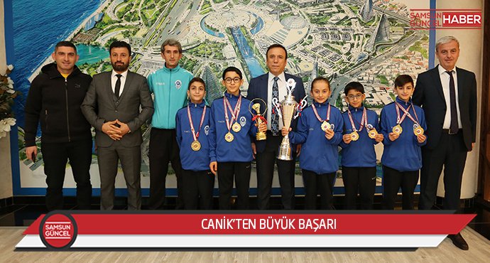 Samsun Canik Belediyespor, badmintonda takım halinde Türkiye Şampiyonu olarak bir ilki gerçekleştirdi.